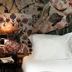 Du Petit Moulin, Haute Couture By Lacroix 4*, Paris France