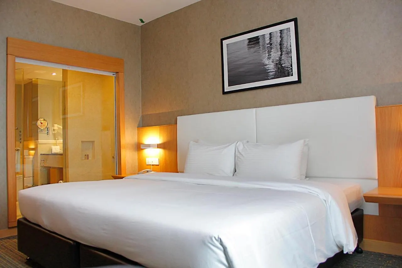 Holiday Villa Johor Bahru City Centre מלון